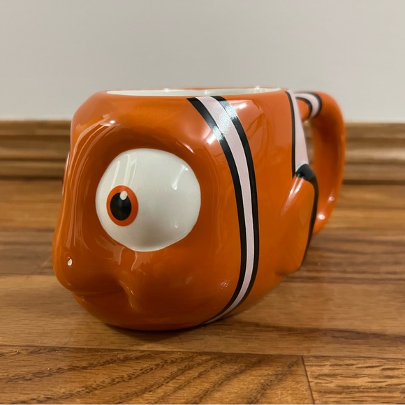 🥳FREE w/ purchase Disney Finding Nemo mug - Picture 2 of 7